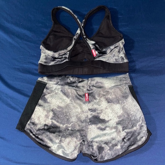 Hard tail active wear set size medium - Picture 3 of 4